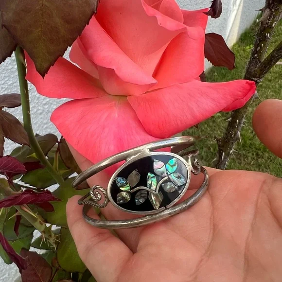 Silver Bracelet with Abalone Leafy design Cuff - Picture 9 of 13